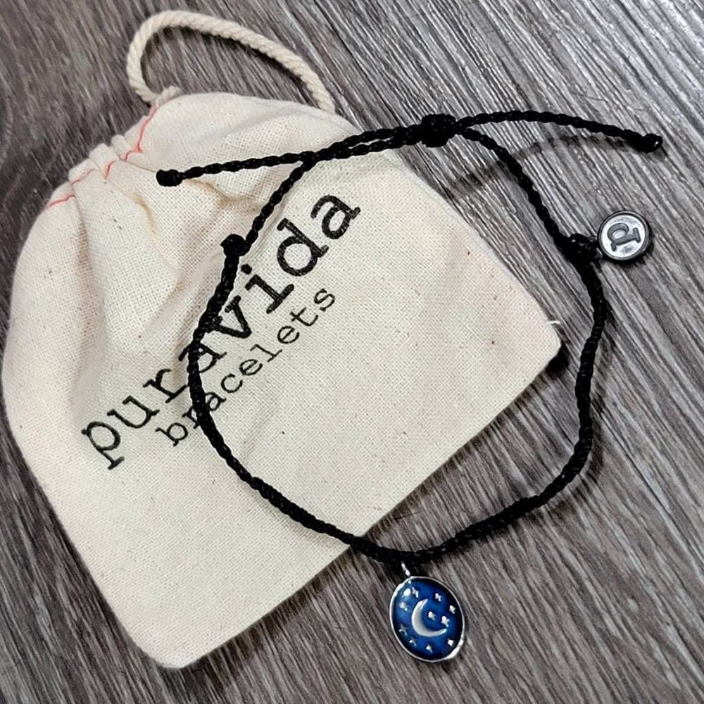 Pura Vida starry night charm bracelet CHANGES COLORS